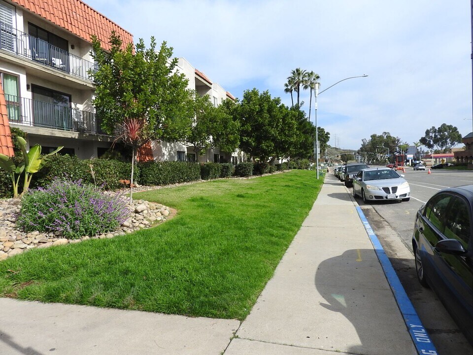 6780 Friars Rd in San Diego, CA - Building Photo