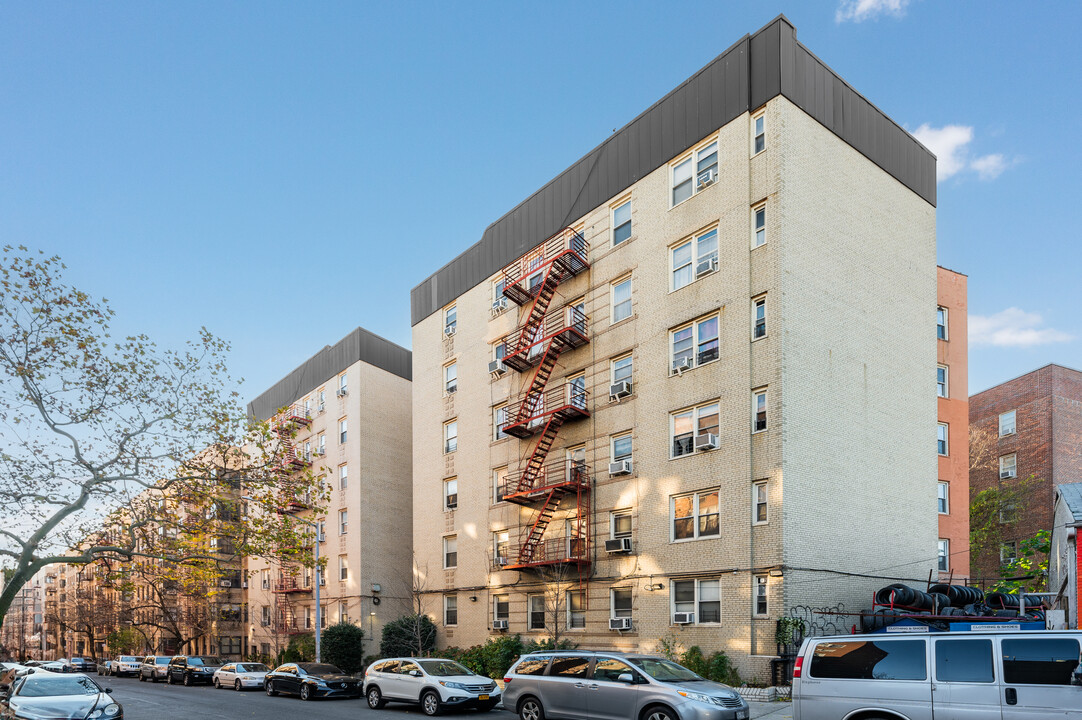 2191 Bolton St in Bronx, NY - Foto de edificio