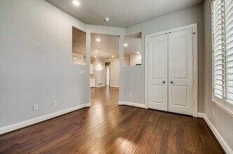 4343 McKinney Ave, Unit A304 in Dallas, TX - Building Photo - Building Photo