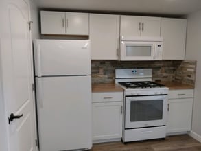 1522 N Hill Field Rd in Layton, UT - Building Photo - Building Photo