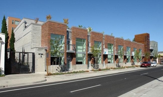 West Town on 8th in Eugene, OR - Building Photo - Building Photo