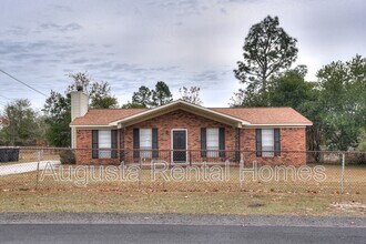 3859 Fairington Dr in Hephzibah, GA - Foto de edificio - Building Photo