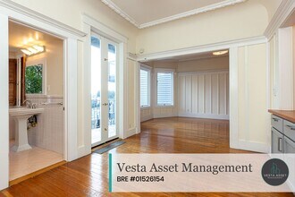 301-303-303 Corbett Ave in San Francisco, CA - Building Photo - Building Photo