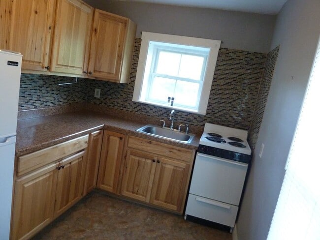 39 S Village Rd, Unit D in Loudon, NH - Building Photo - Building Photo