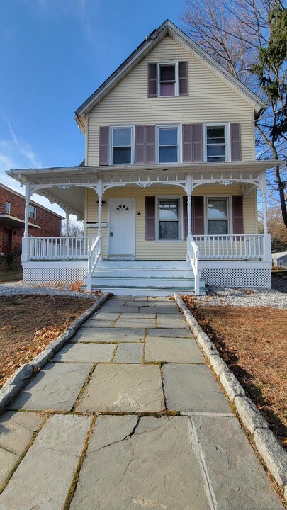 54 Emmett Ave in Derby, CT - Building Photo