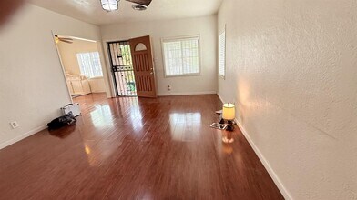 3517 E Lamona Ave in Fresno, CA - Building Photo - Building Photo