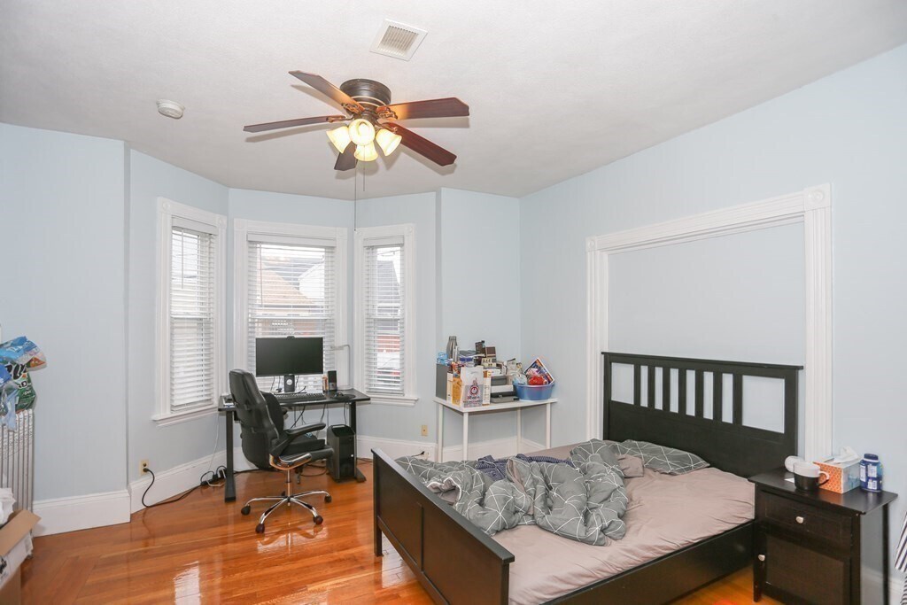 79 Glenwood Rd, Unit #2 in Somerville, MA - Foto de edificio