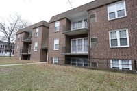 Columbia West in Falls Church, VA - Building Photo - Building Photo