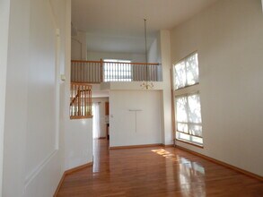 2800 E Bridleway Ct in Carpentersville, IL - Building Photo - Building Photo