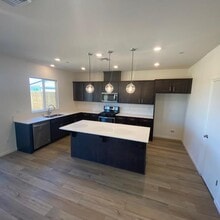 1466 Encantada Ave in Madera, CA - Building Photo - Building Photo