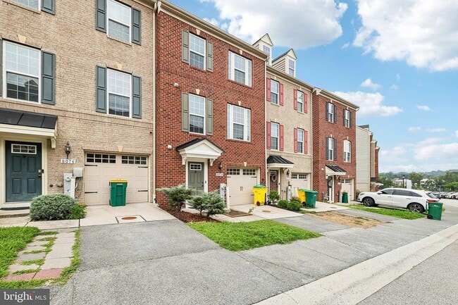 8074 Locust Mill St in Ellicott City, MD - Building Photo - Building Photo