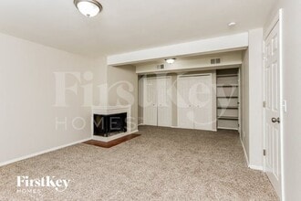 1107 Burgundy Ln in Ballwin, MO - Foto de edificio - Building Photo