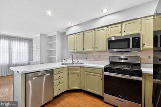 74 Castleton Rd in Princeton, NJ - Building Photo - Building Photo