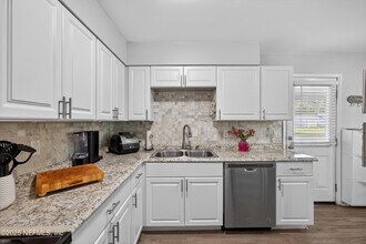 730 Pine Ave in Green Cove Springs, FL - Building Photo - Building Photo