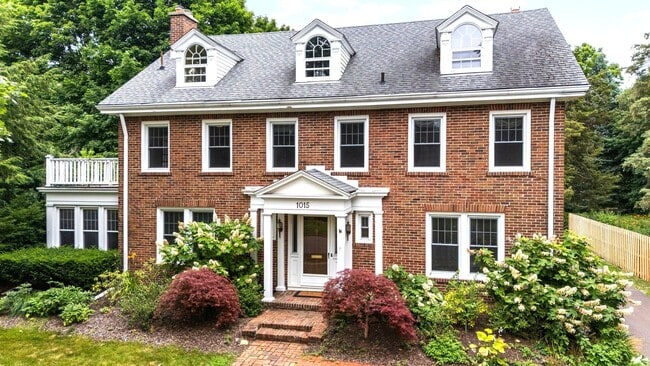 1015 Olivia Ave in Ann Arbor, MI - Building Photo - Building Photo