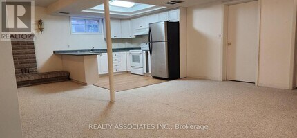 41 Lawnview Dr in Toronto, ON - Building Photo - Building Photo