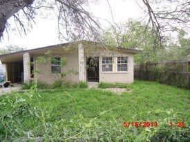 1112 North 27th Street, Unit 1412 in McAllen, TX - Building Photo