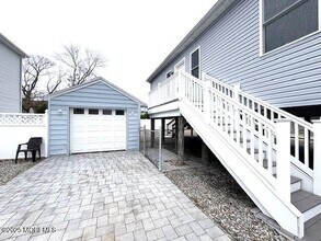 686 Bayview Dr in Toms River, NJ - Building Photo - Building Photo