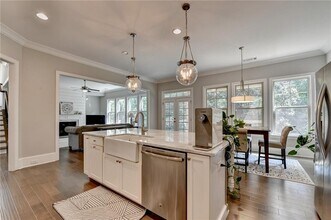 121 Spur Ln in Alpharetta, GA - Building Photo - Building Photo