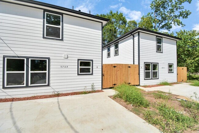 5709 Breland St, Unit B in Houston, TX - Building Photo - Building Photo