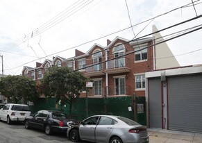 32-44 61st St in Woodside, NY - Building Photo
