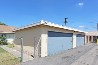 1530 E Locust Ave in Orange, CA - Building Photo - Building Photo