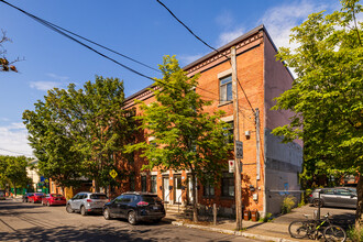 1717-1733 De Champlain Rue in Montréal, QC - Building Photo - Building Photo