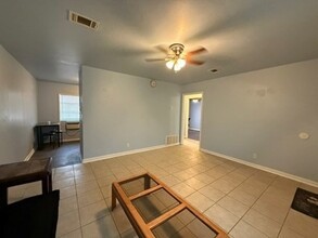 1102 N Carrizo St in Midland, TX - Building Photo - Building Photo