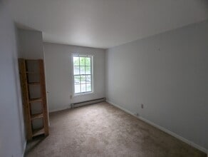 432 South St, Unit B4 in Bennington, VT - Building Photo - Building Photo