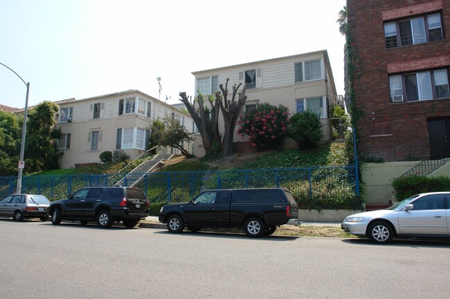 124 S Coronado St in Los Angeles, CA - Building Photo - Building Photo