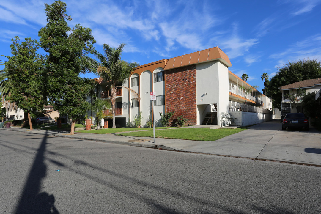 East Windsor Road Apartments in Glendale, CA - Building Photo