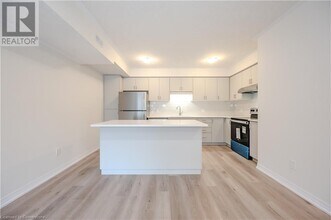 40 REVERIE Wy in Kitchener, ON - Building Photo - Building Photo