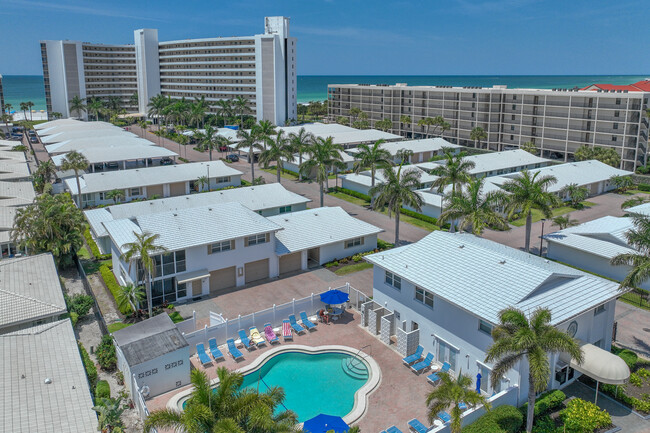 Crystal Sands in Sarasota, FL - Foto de edificio - Building Photo