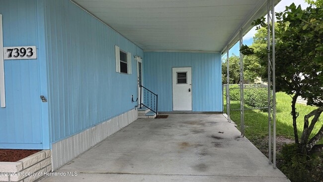 7393 Fairlane Ave in Brooksville, FL - Building Photo - Building Photo