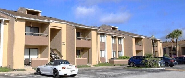 property at 5057 Vineland Rd