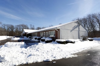169 Medway Rd in Milford, MA - Foto de edificio - Building Photo