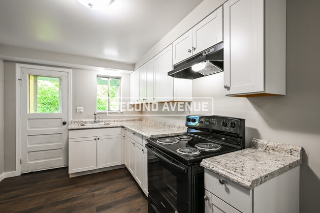 property at 1924 Grandview Ave