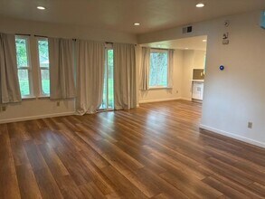 7002 Crystalbrook Dr in Austin, TX - Building Photo - Building Photo