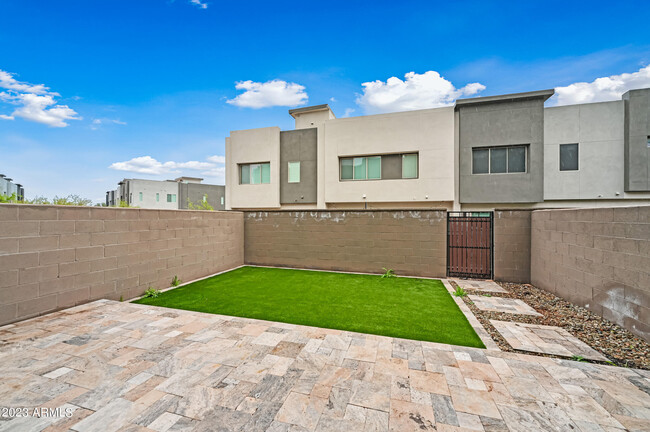 1957 W Kinfield Trail in Phoenix, AZ - Building Photo - Building Photo