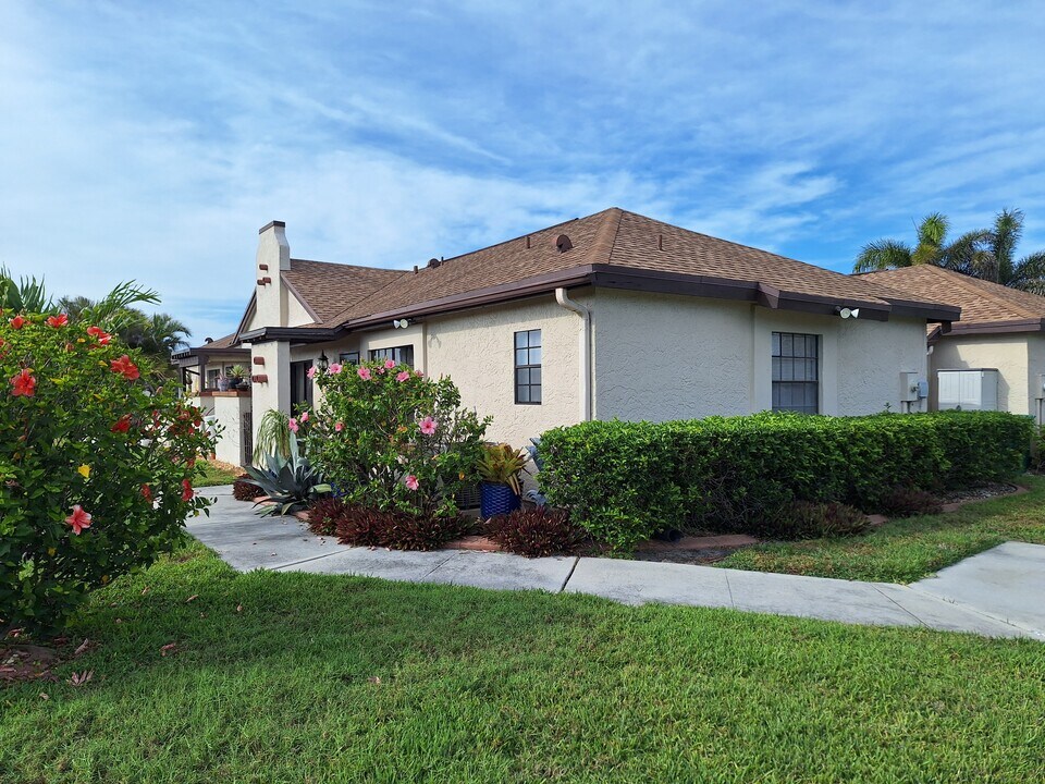 13100 S McCall Rd in Port Charlotte, FL - Building Photo