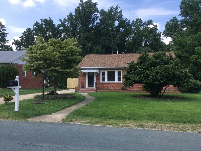 1806 Parlow Dr in Richmond, VA - Building Photo - Building Photo
