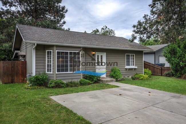 property at 2820 N Honeysuckle Dr