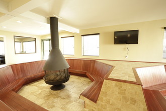 PINE MEADOWS in Anaheim, CA - Foto de edificio - Interior Photo