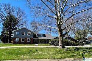 1331 Armstrong Rd in Bethlehem, PA - Building Photo