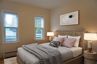 250 River St, Unit #1 in Waltham, MA - Building Photo - Building Photo