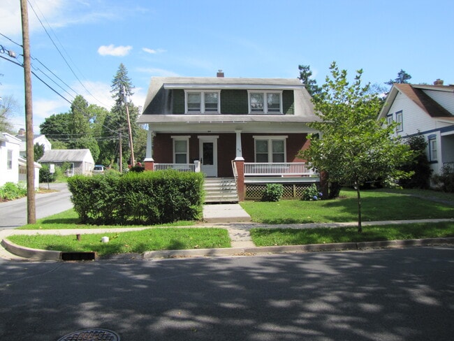 property at 418 W Foster Ave