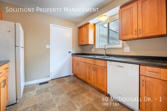 40 McDougall Dr in Thorold, ON - Building Photo - Building Photo