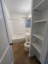 2121 N Broadway St in Peoria, IL - Building Photo - Building Photo