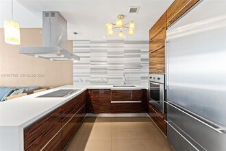 1100 Biscayne Blvd, Unit 4502 in Miami, FL - Foto de edificio - Building Photo