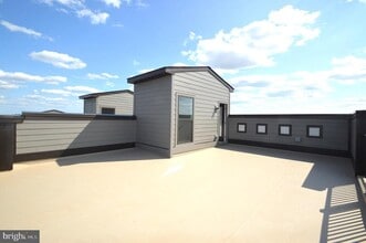 43795 Middleway Ter in Ashburn, VA - Building Photo - Building Photo